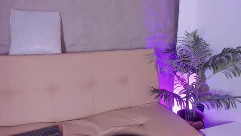 Snapshot of sofia_riveraa chatting on 10/07/25, 08:17 SOFIA online show from 10/07/25, 08:17