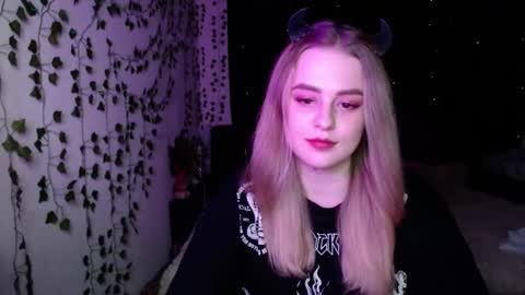Snapshot of sofia_rosemary chatting on 03/08/25, 02:40 sofia_rosemary online show from 03/08/25, 02:40