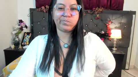 sofia_sorceress online show from 11/21/25, 12:32