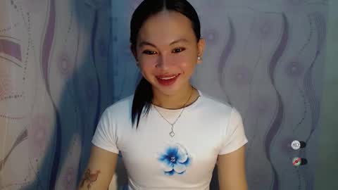 sofia_sweetheart18 online show from 02/17/26, 02:24