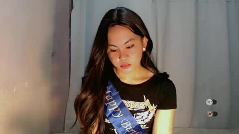 sofia_sweetheart18 online show from 07/04/26, 01:01