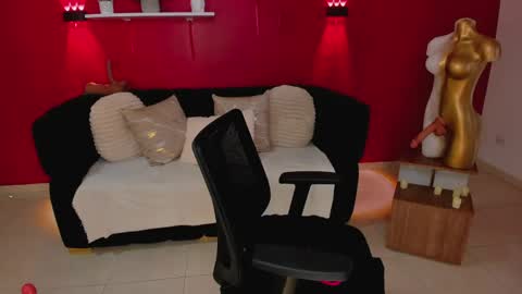 sofia_velvetx online show from 05/06/26, 03:39