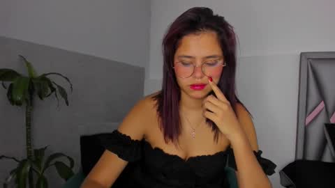 Sofa online show from 09/17/25, 11:56