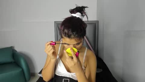 Sofa online show from 09/27/25, 11:59