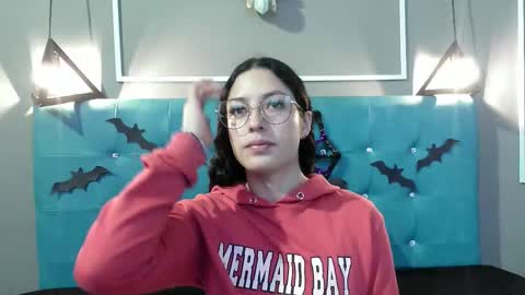 Sofa online show from 10/23/25, 11:20