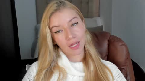 Snapshot of sofia_woodss chatting on 12/07/24, 03:30 Sofia online show from 12/07/24, 03:30