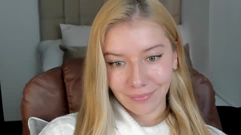 Snapshot of sofia_woodss chatting on 12/07/24, 06:37 Sofia online show from 12/07/24, 06:37