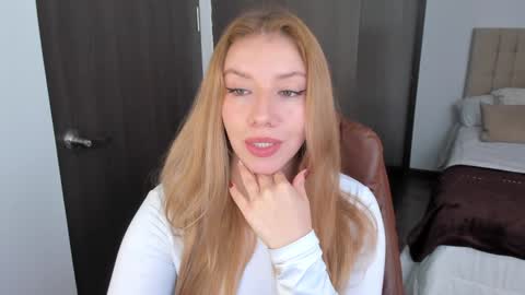 Snapshot of sofia_woodss chatting on 01/25/25, 03:20 Sofia online show from 01/25/25, 03:20