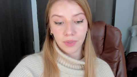 Snapshot of sofia_woodss chatting on 01/29/25, 04:08 Sofia online show from 01/29/25, 04:08