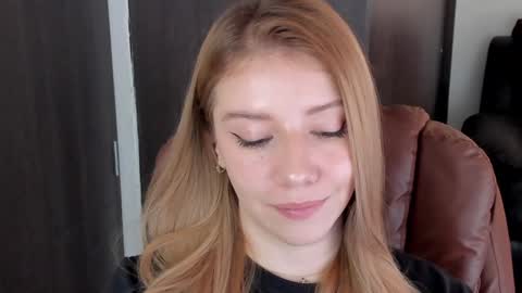 Snapshot of sofia_woodss chatting on 02/02/25, 03:07 Sofia online show from 02/02/25, 03:07