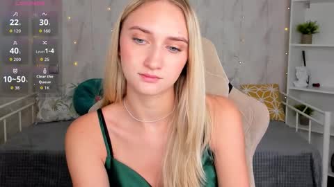 Snapshot of sofiaa__adams chatting on 03/17/26, 05:33 Sofia online show from 03/17/26, 05:33