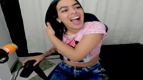 Snapshot of sofiaa_latiin chatting on 02/20/25, 02:51 sofia online show from 02/20/25, 02:51