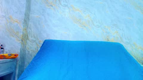 sofiaa_little online show from 12/02/25, 07:31