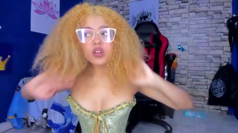 Snapshot of sofiacastillo01 chatting on 02/15/25, 05:39 sofiacastillo01 online show from 02/15/25, 05:39