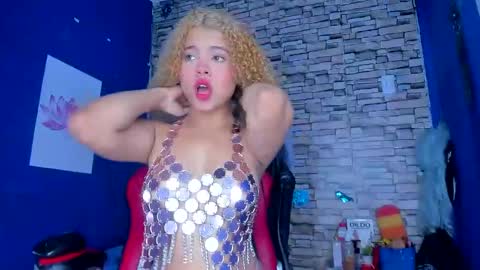Snapshot of sofiacastillo01 chatting on 02/23/25, 01:10 sofiacastillo01 online show from 02/23/25, 01:10