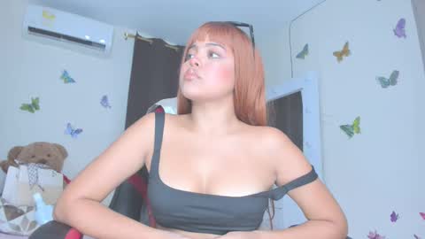 Snapshot of sofiacastillo01 chatting on 10/23/25, 09:24 sofiacastillo01 online show from 10/23/25, 09:24
