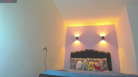 Snapshot of sofiaclaus_19 chatting on 10/20/25, 05:08 Sofia online show from 10/20/25, 05:08