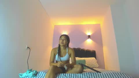 Snapshot of sofiaclaus_19 chatting on 11/25/25, 10:37 Sofia online show from 11/25/25, 10:37