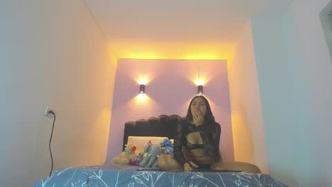 Snapshot of sofiaclaus_19 chatting on 12/13/25, 11:21 Sofia online show from 12/13/25, 11:21