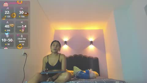 Snapshot of sofiaclaus_19 chatting on 12/23/25, 02:53 Sofia online show from 12/23/25, 02:53