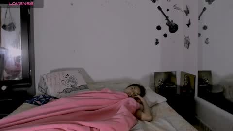 sofiacruz16 online show from 12/07/24, 05:04