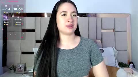 sofiaduque_26 online show from 02/13/25, 12:02