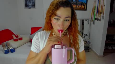 Snapshot of sofiagalvis69 chatting on 02/01/25, 02:45 Sofi Galvis online show from 02/01/25, 02:45