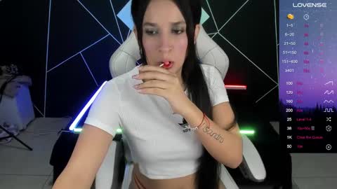 Snapshot of sofiakey chatting on 02/11/25, 05:26 sofia online show from 02/11/25, 05:26