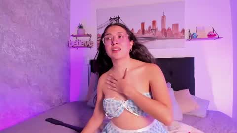 Snapshot of sofialujan_ chatting on 06/22/26, 11:35 sofialujan_ online show from 06/22/26, 11:35