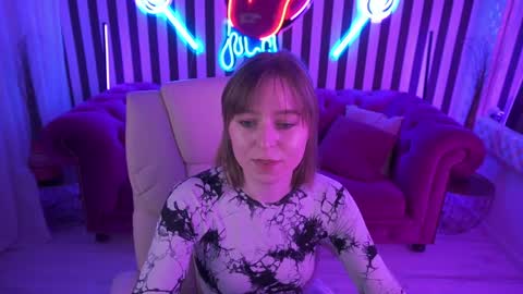 SofiaLuxuryy online show from 04/26/26, 08:06