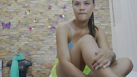 Snapshot of sofianena chatting on 01/03/25, 09:04 love online show from 01/03/25, 09:04