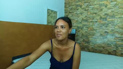 Snapshot of sofianena chatting on 02/12/25, 12:27 love online show from 02/12/25, 12:27