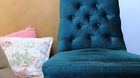 Snapshot of sofianena chatting on 02/13/25, 04:11 love online show from 02/13/25, 04:11