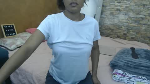 Snapshot of sofianena chatting on 02/25/25, 12:36 love online show from 02/25/25, 12:36