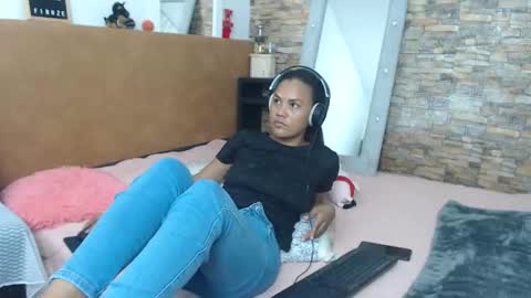 Snapshot of sofianena chatting on 02/28/25, 09:01 love online show from 02/28/25, 09:01