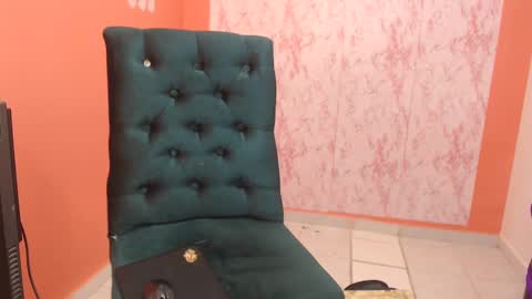 Snapshot of sofianena chatting on 03/09/25, 01:35 love online show from 03/09/25, 01:35