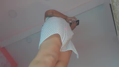 Snapshot of sofianena chatting on 03/12/25, 12:53 love online show from 03/12/25, 12:53