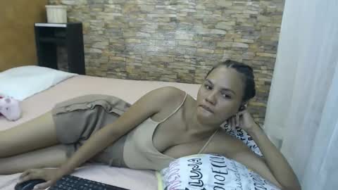 Snapshot of sofianena chatting on 03/12/25, 07:17 love online show from 03/12/25, 07:17