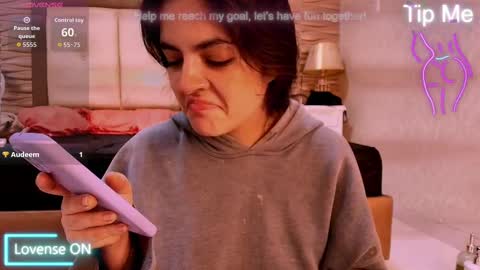 Sofi - next broadcast today 1030pm Colombia time online show from 09/15/25, 10:10