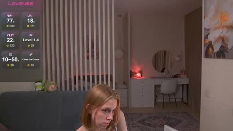 Sofia Help me overcome shynes with 100 thumbs up online show from 09/17/25, 06:53