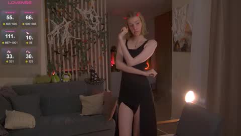 Sofia Help me overcome shynes with 100 thumbs up online show from 10/31/25, 08:32