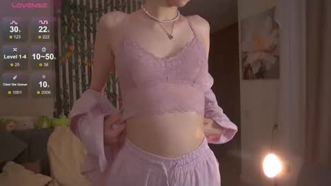 Sofia Help me overcome shynes with 100 thumbs up online show from 11/27/25, 08:22