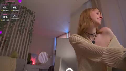 Snapshot of sofiapure18 chatting on 03/02/26, 05:08 Sofia Help me overcome shynes with 100 thumbs up online show from 03/02/26, 05:08