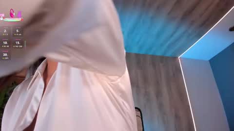 Sofia Reyes online show from 03/06/25, 12:43