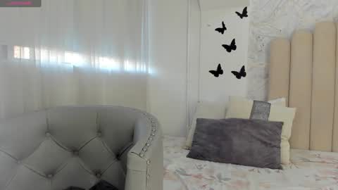 Snapshot of sofiarios04 chatting on 12/17/24, 12:11 Sofia online show from 12/17/24, 12:11