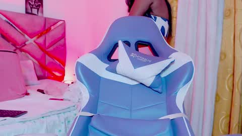 Sofia online show from 10/19/25, 04:46