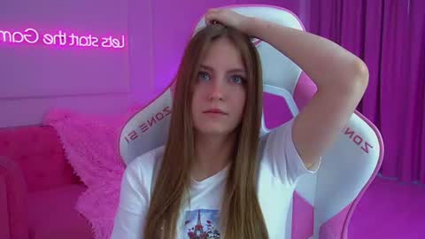 Snapshot of sofiasarvain chatting on 07/06/26, 03:03 Sofia online show from 07/06/26, 03:03