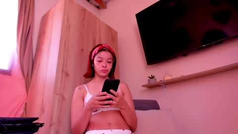Snapshot of sofiavelez01 chatting on 05/20/26, 04:24 sofiavelez01 online show from 05/20/26, 04:24