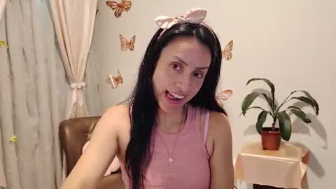 Sofi Bella online show from 10/11/25, 01:53