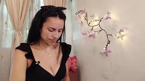 Sofi Bella online show from 04/22/26, 07:15